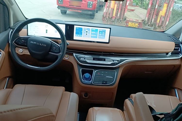 Used SAIC MAXUS G10 2025 Facelifted MAX 2.0T Automatic Executive Version Gasoline 9-Seater Center Console