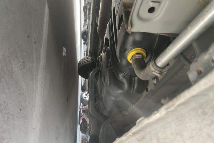 Used SAIC MAXUS G10 2025 2.0L Manual Mid-Range Travel Edition CNG 7-Seater Chassis Rear Right