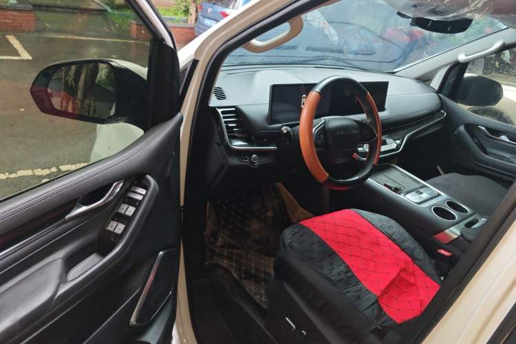 Used SAIC MAXUS G10 2025 MAX 2.0T Automatic Flagship Edition Gasoline 7-Seater Driver Seat