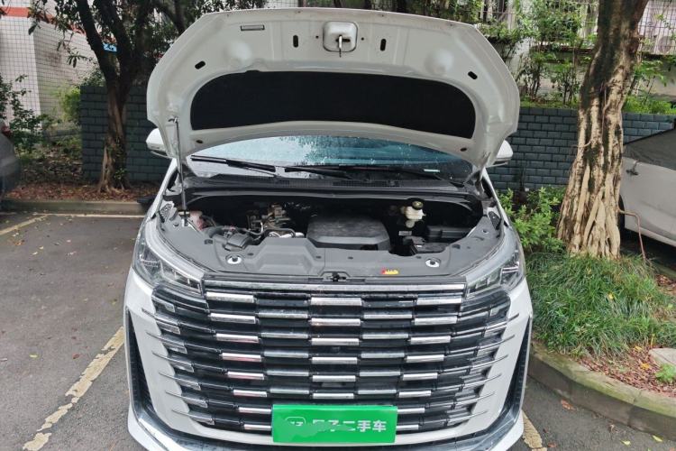 Used SAIC MAXUS G10 2025 MAX 2.0T Automatic Flagship Edition Gasoline 7-Seater Engine Bay