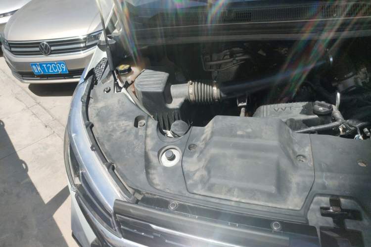 Used SAIC MAXUS G10 2025 2.0L Manual Mid-Range Travel Edition CNG 7-Seater Engine Bay Right