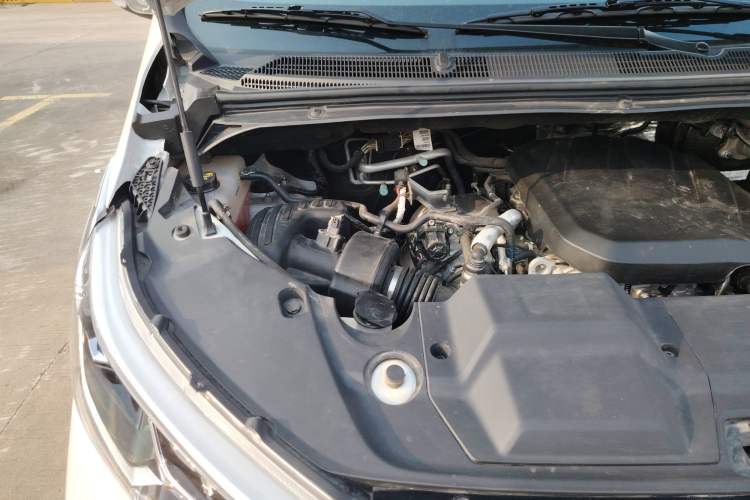 Used SAIC MAXUS G10 2025 MAX 2.0T Automatic Executive Edition Gasoline 7-Seater Engine Bay Right