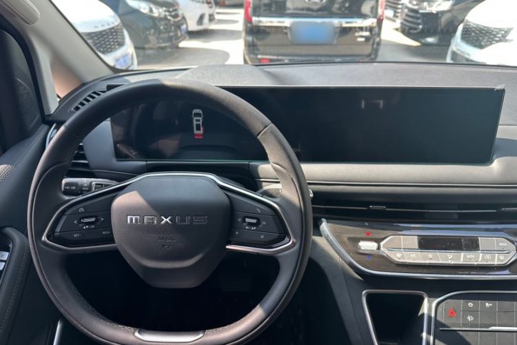 Used SAIC MAXUS G10 2025 MAX 2.0T Automatic Luxury Edition Diesel 7-Seater Interior 2