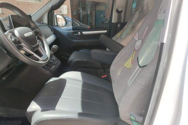 Used SAIC MAXUS G10 2025 2.0L Manual Mid-Range Travel Edition CNG 7-Seater Left Front Seat