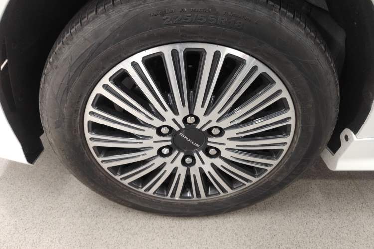 Used SAIC MAXUS G10 2025 MAX 2.0T Automatic Flagship Edition Gasoline 7-Seater Left Front Wheel Hub