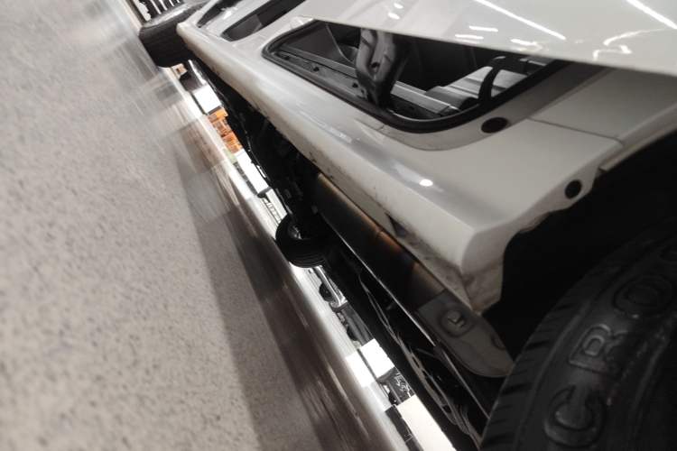 Used SAIC MAXUS G10 2025 MAX 2.0T Automatic Executive Edition Gasoline 7-Seater Left Side Sill