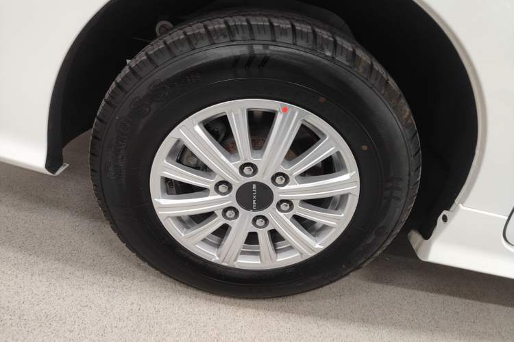 Used SAIC MAXUS G10 2025 MAX 2.0T Automatic Executive Edition Gasoline 7-Seater Right Rear Wheel Hub