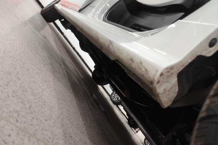Used SAIC MAXUS G10 2025 MAX 2.0T Automatic Executive Edition Gasoline 7-Seater Right Side Sill