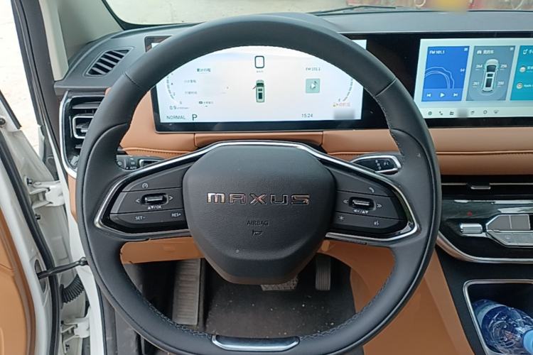 Used SAIC MAXUS G10 2025 Facelifted MAX 2.0T Automatic Executive Version Gasoline 9-Seater Steering Wheel