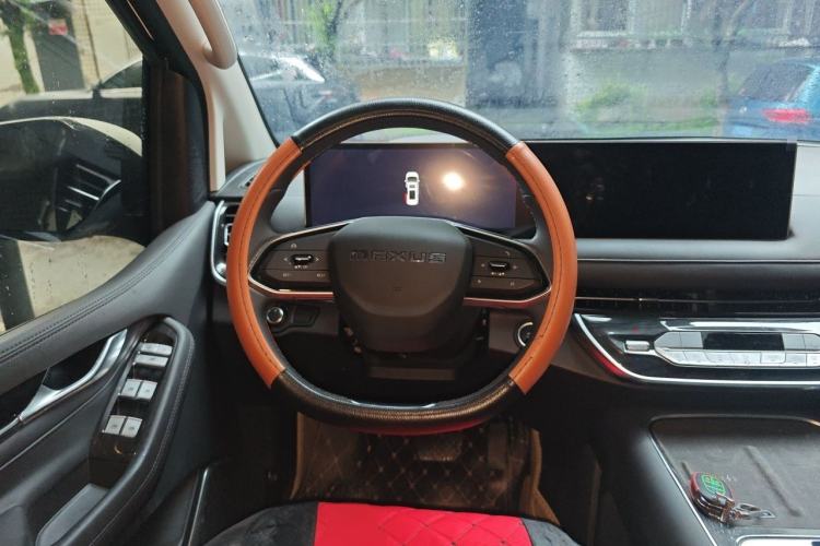 Used SAIC MAXUS G10 2025 MAX 2.0T Automatic Flagship Edition Gasoline 7-Seater Steering Wheel