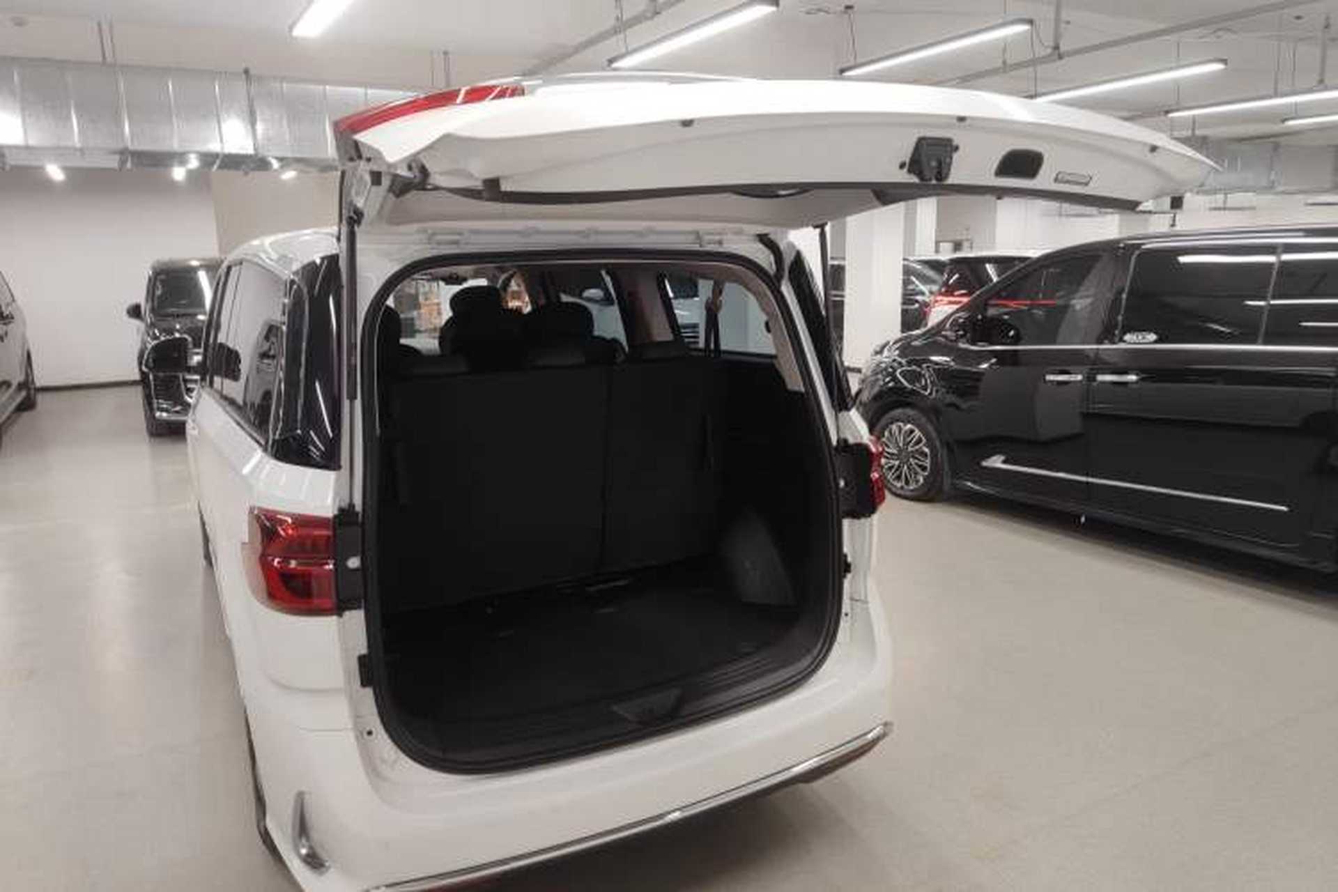 Used SAIC MAXUS G10 2025 MAX 2.0T Automatic Executive Edition Gasoline 7-Seater Trunk