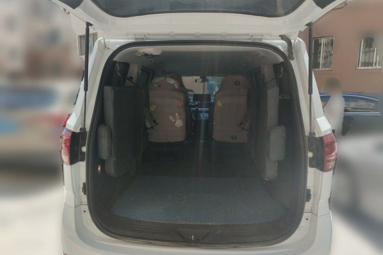Used SAIC MAXUS G10 2025 2.0L Manual Mid-Range Travel Edition CNG 7-Seater Trunk