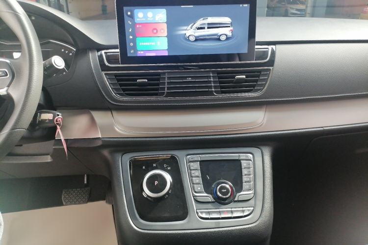 Used SAIC MAXUS G20 2023 Facelifted ES 2.0T Gasoline Automatic Value Edition Audio And AC Panel