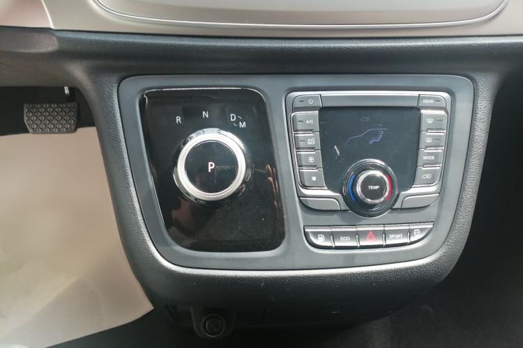 Used SAIC MAXUS G20 2023 Facelifted ES 2.0T Gasoline Automatic Value Edition Gear Lever