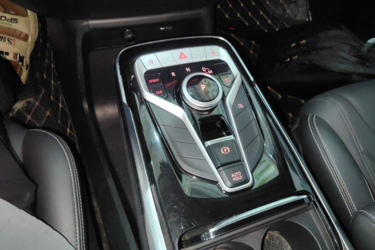 Used SAIC MAXUS G20 2021 PLUS 2.0T Gasoline Automatic Luxury Edition Gear Lever