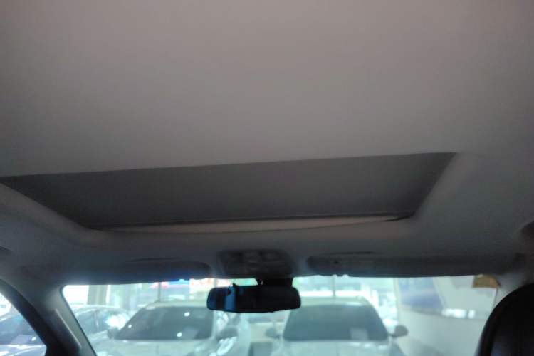 Used SAIC MAXUS G20 2021 PLUS 2.0T Gasoline Automatic Luxury Edition Headliner