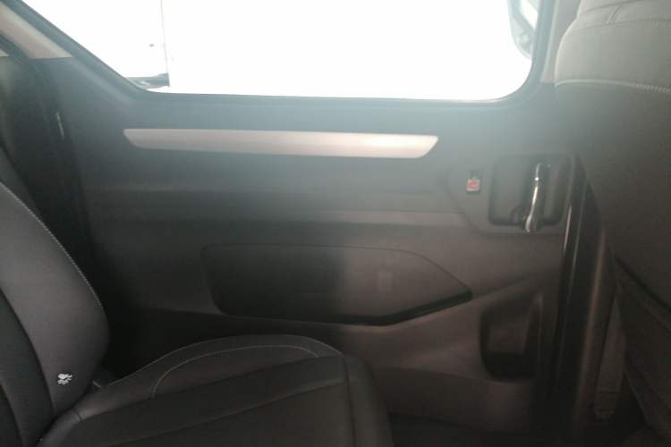 Used SAIC MAXUS G20 2023 Facelifted ES 2.0T Gasoline Automatic Value Edition Interior 6