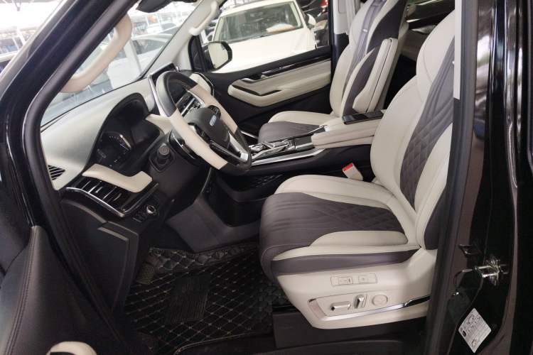 Used SAIC MAXUS G20 2020 2.0T Gasoline Automatic ZhiZun Edition Left Front Seat