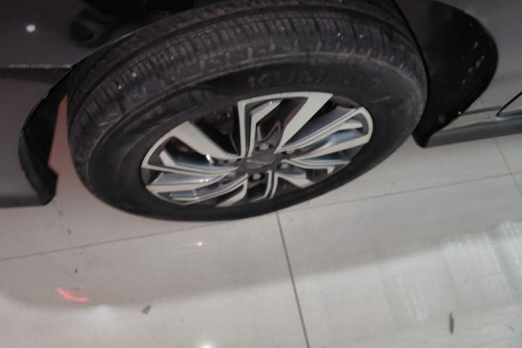 Used SAIC MAXUS G20 2021 PLUS 2.0T Gasoline Automatic Luxury Edition Right Rear Wheel Hub