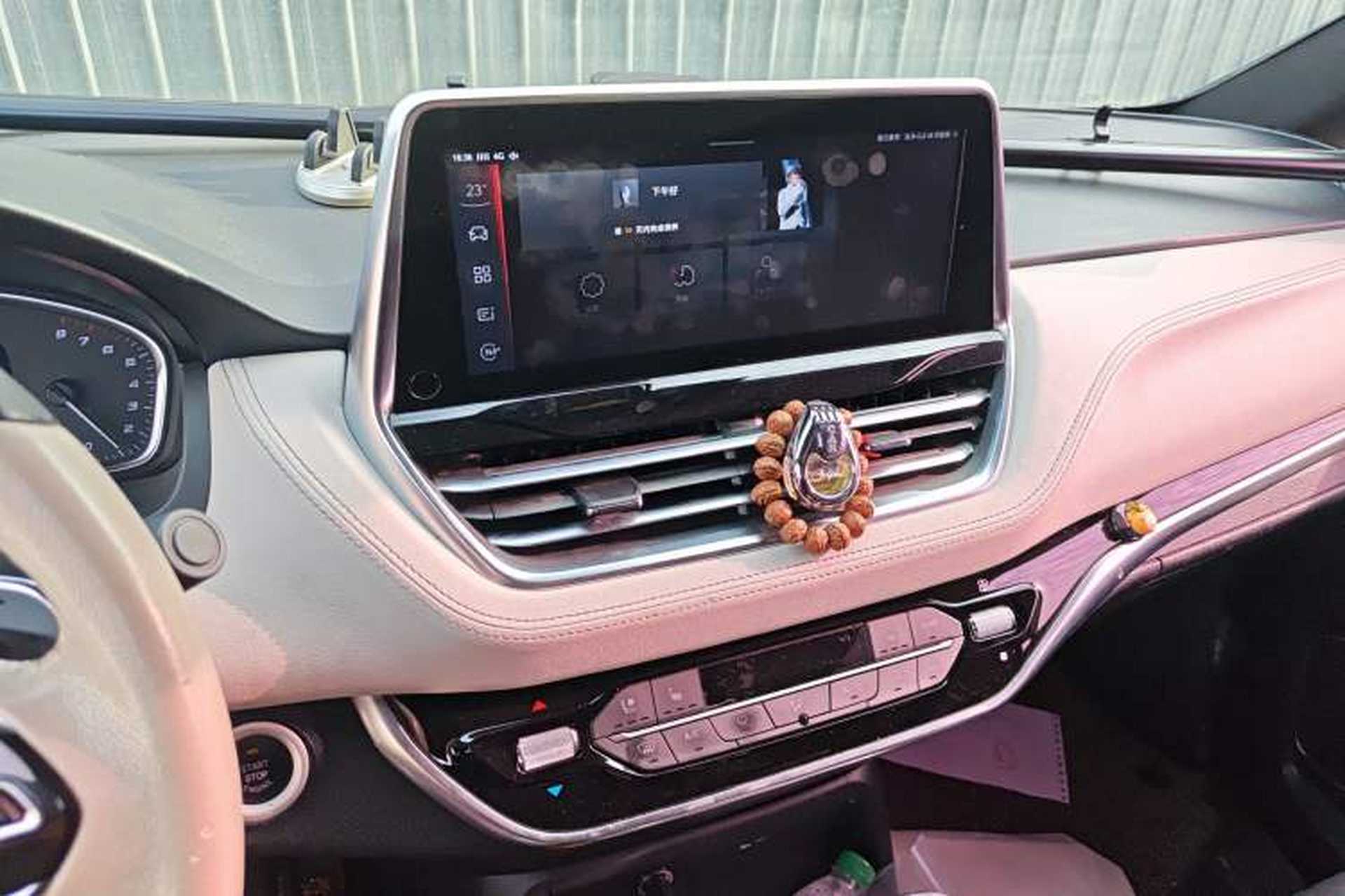 Used SAIC MAXUS G20 2019 First Edition 2.0T Automatic ZhiZun Version China V Standard Audio And AC Panel