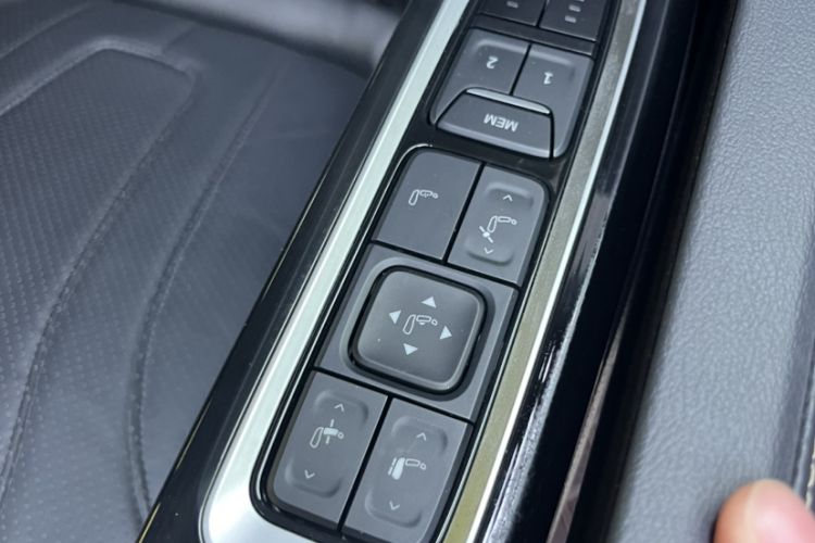 Used SAIC MAXUS G20 2019 First Edition 2.0T Automatic ZhiZun Version China V Standard Interior 1