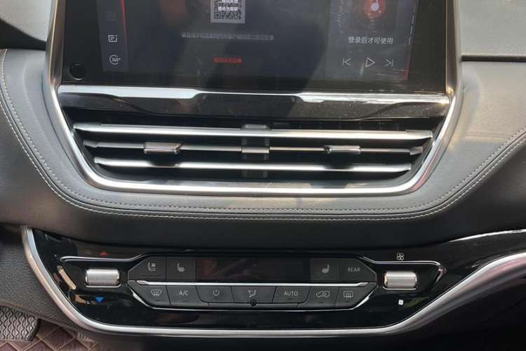 Used SAIC MAXUS G20 2019 First Edition 2.0T Automatic ZhiZun Version China V Standard Interior 4
