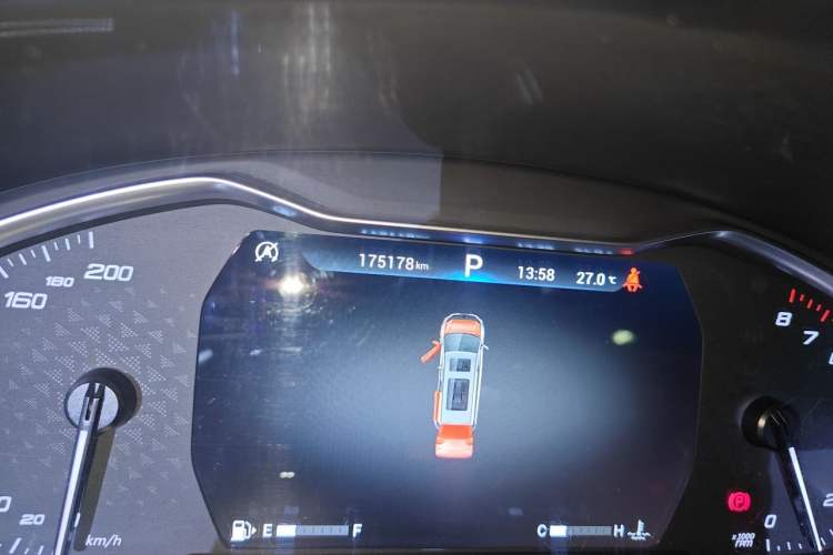 Used SAIC MAXUS G20 2019 First Edition 2.0T Automatic Luxury Executive Version China V Standard Odometer Close Up