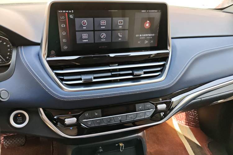Used SAIC MAXUS G20 2019 First Edition 2.0T Automatic ZhiZun Version China V Standard Audio And AC Panel