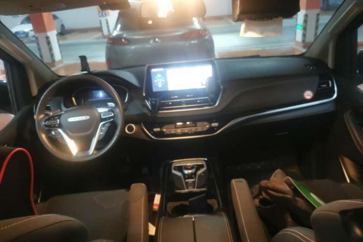 Used SAIC MAXUS G20 2019 First Edition 2.0T Automatic Luxury Version China V Standard Center Console