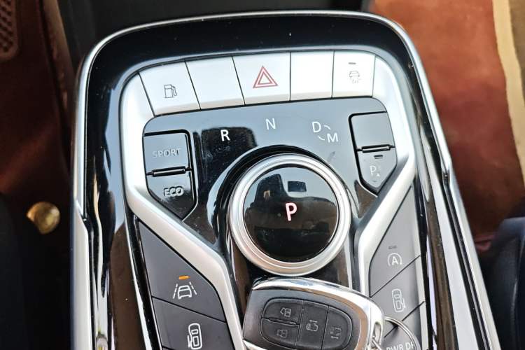 Used SAIC MAXUS G20 2019 First Edition 2.0T Automatic ZhiZun Version China V Standard Gear Lever