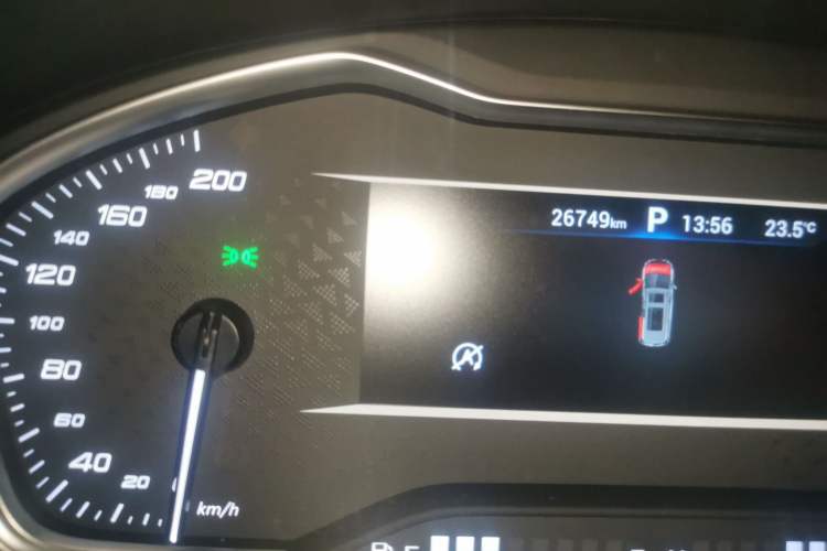 Used SAIC MAXUS G20 2019 First Edition 2.0T Automatic Luxury Version China V Standard Odometer Close Up