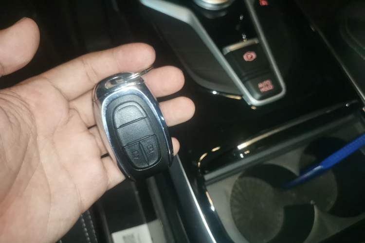 Used SAIC MAXUS G20 2019 First Edition 2.0T Automatic Luxury Version China V Standard Vehicle Key