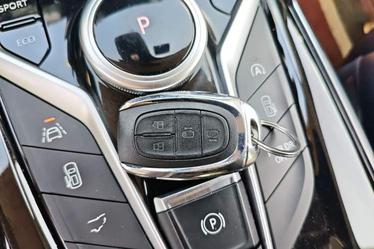 Used SAIC MAXUS G20 2019 First Edition 2.0T Automatic ZhiZun Version China V Standard Vehicle Key