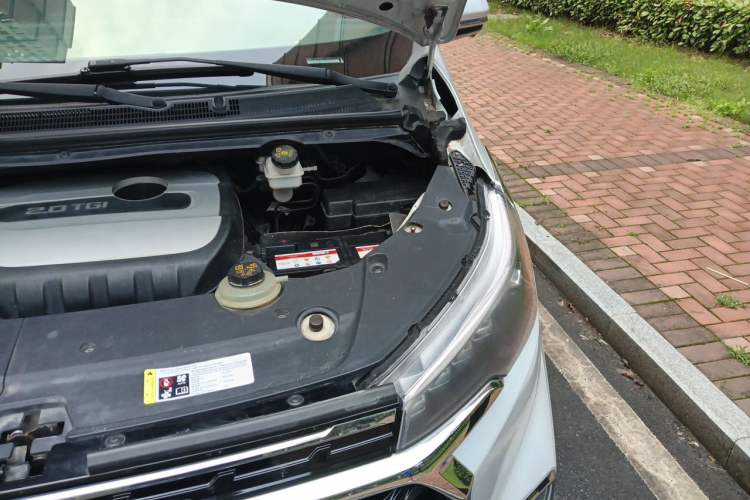 Used SAIC MAXUS G20  Engine Bay Left
