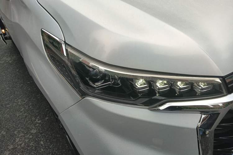 Used SAIC MAXUS G20  Right Front Headlight