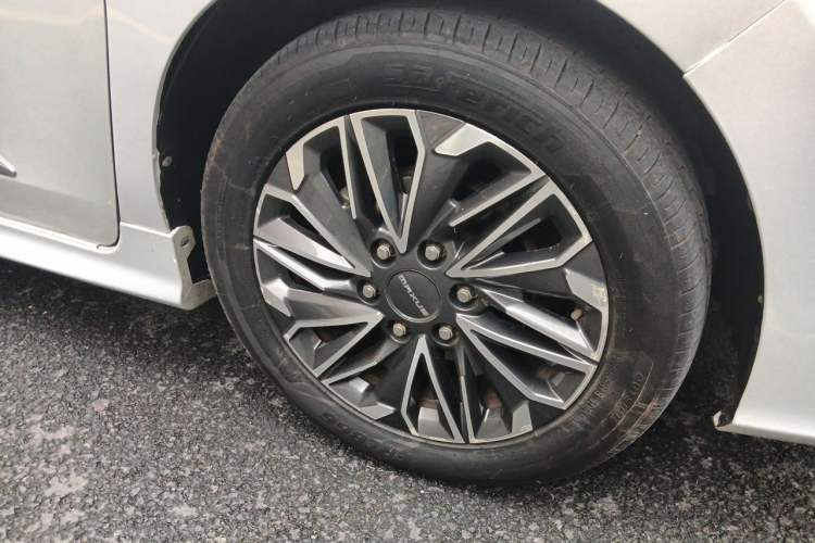 Used SAIC MAXUS G20  Right Front Wheel Hub