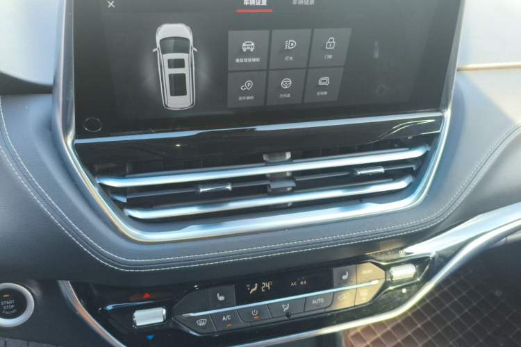 Used SAIC MAXUS G20 2019 First Edition 2.0T Automatic Luxury Executive Version China V Standard Audio And AC Panel