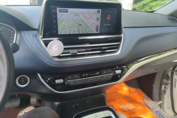 Used SAIC MAXUS G20 2019 First Edition 2.0T Automatic ZhiZun Version China V Standard Audio And AC Panel