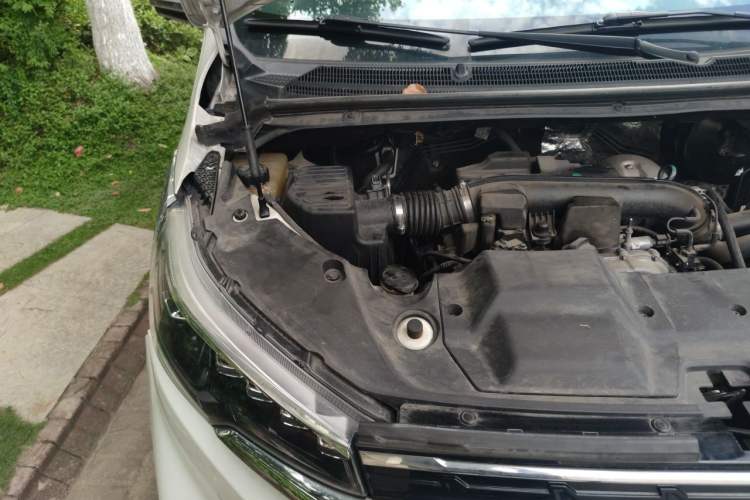 Used SAIC MAXUS G20 2019 First Edition 2.0T Automatic ZhiZun Version China V Standard Engine Bay Right