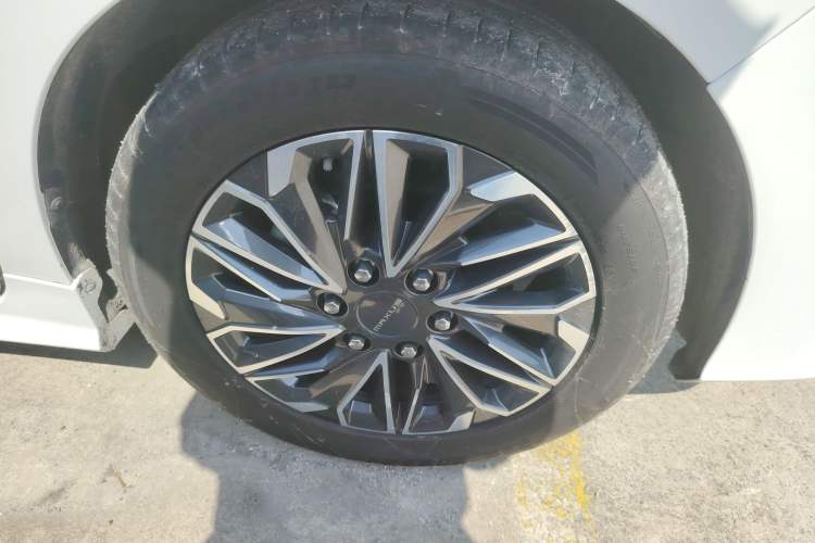 Used SAIC MAXUS G20 2019 First Edition 2.0T Automatic ZhiZun Version China V Standard Exterior 3