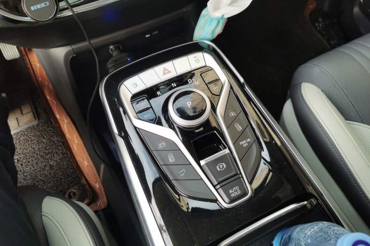 Used SAIC MAXUS G20 2019 First Edition 2.0T Automatic ZhiZun Version China V Standard Gear Lever