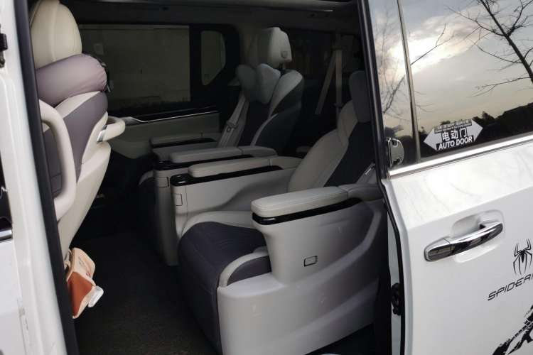 Used SAIC MAXUS G20 2019 First Edition 2.0T Automatic ZhiZun Version China V Standard Left Rear Seat