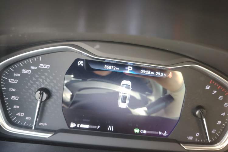 Used SAIC MAXUS G20 2019 First Edition 2.0T Automatic ZhiZun Version China V Standard Odometer Close Up