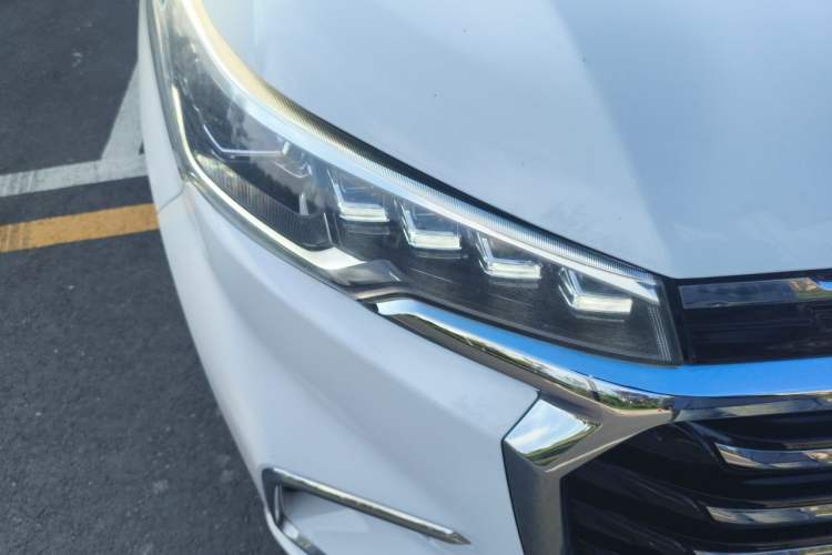 Used SAIC MAXUS G20 2019 First Edition 2.0T Automatic Luxury Executive Version China V Standard Right Front Headlight