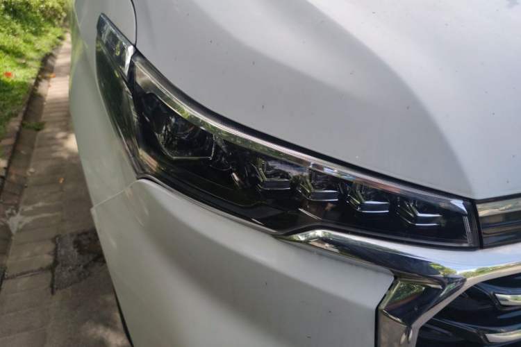 Used SAIC MAXUS G20 2019 First Edition 2.0T Automatic ZhiZun Version China V Standard Right Front Headlight