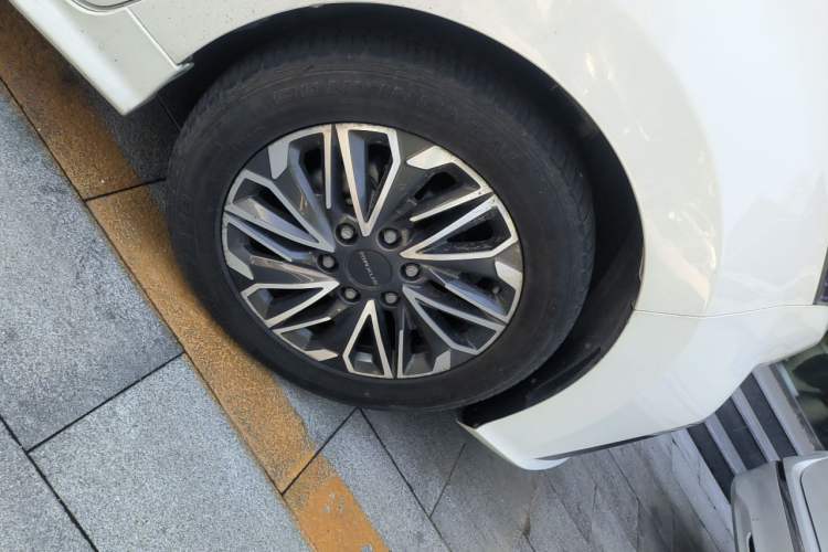 Used SAIC MAXUS G20 2019 First Edition 2.0T Automatic Luxury Version China V Standard Right Front Wheel Hub