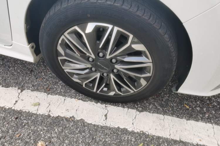 Used SAIC MAXUS G20 2019 First Edition 2.0T Automatic ZhiZun Version China V Standard Right Front Wheel Hub