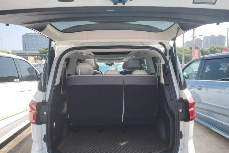 Used SAIC MAXUS G20 2019 First Edition 2.0T Automatic ZhiZun Version China V Standard Trunk