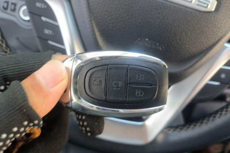 Used SAIC MAXUS G20 2019 First Edition 2.0T Automatic Luxury Version China V Standard Vehicle Key