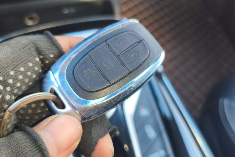 Used SAIC MAXUS G20 2019 First Edition 2.0T Automatic Luxury Executive Version China V Standard Vehicle Key